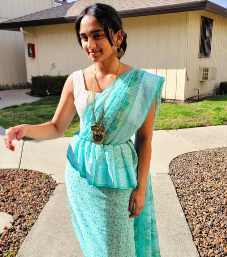 Kavindi R.